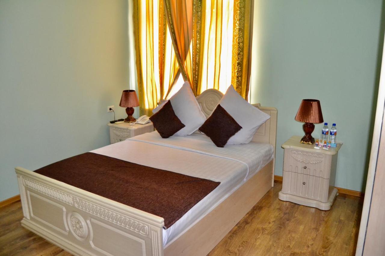 Pamir Hotel Tasken Kültér fotó