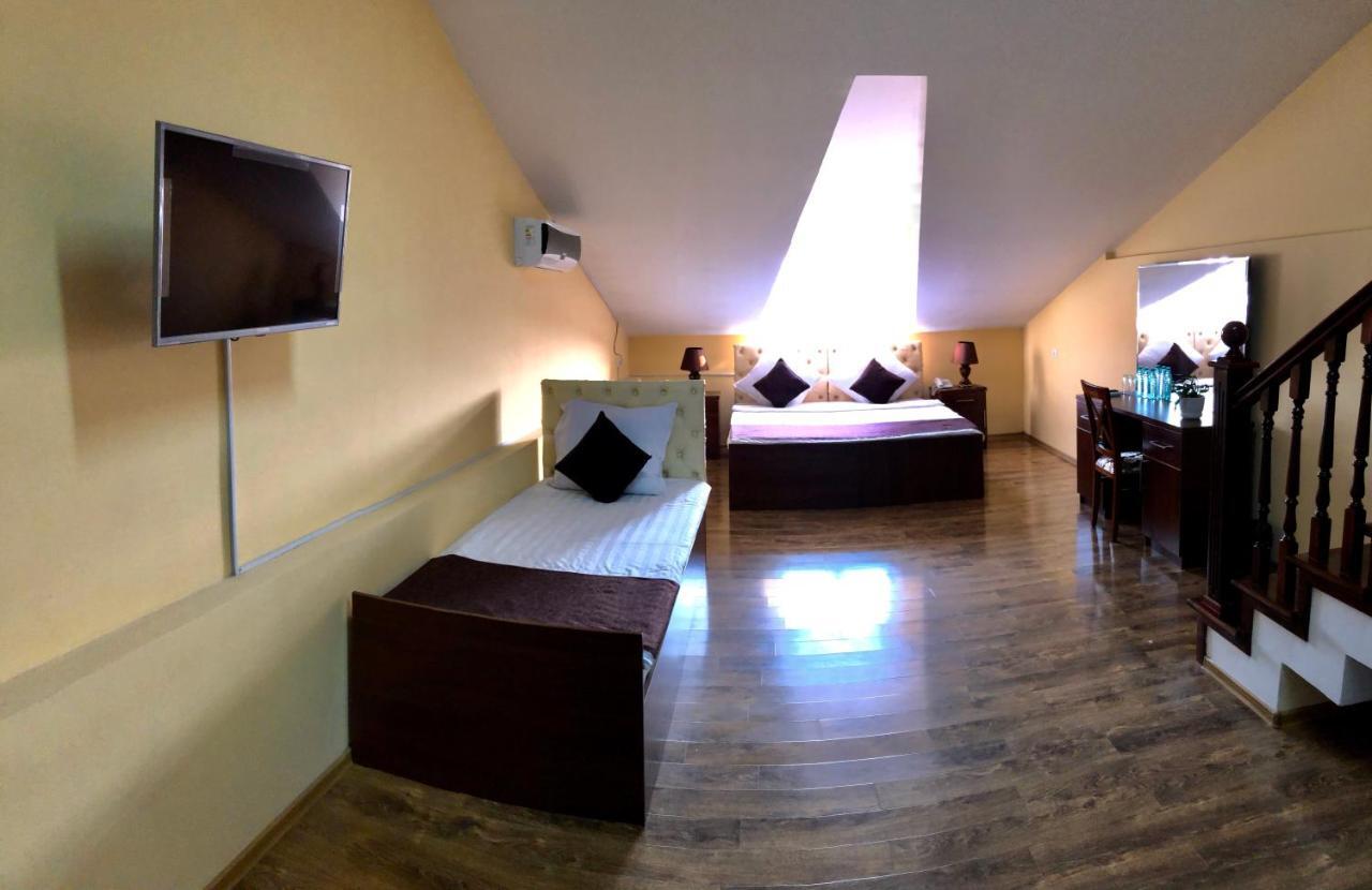 Pamir Hotel Tasken Kültér fotó